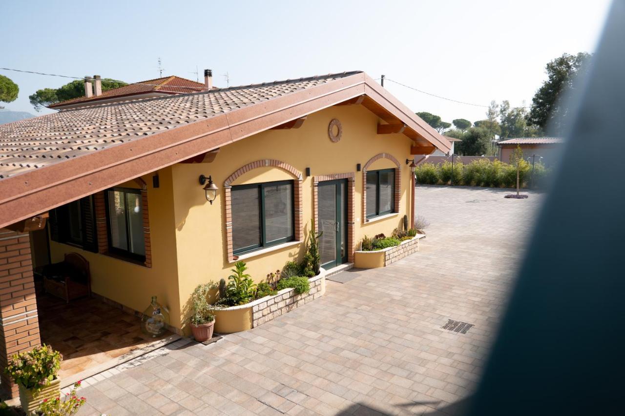 Agriturismo Casa Chiara لاتينا المظهر الخارجي الصورة